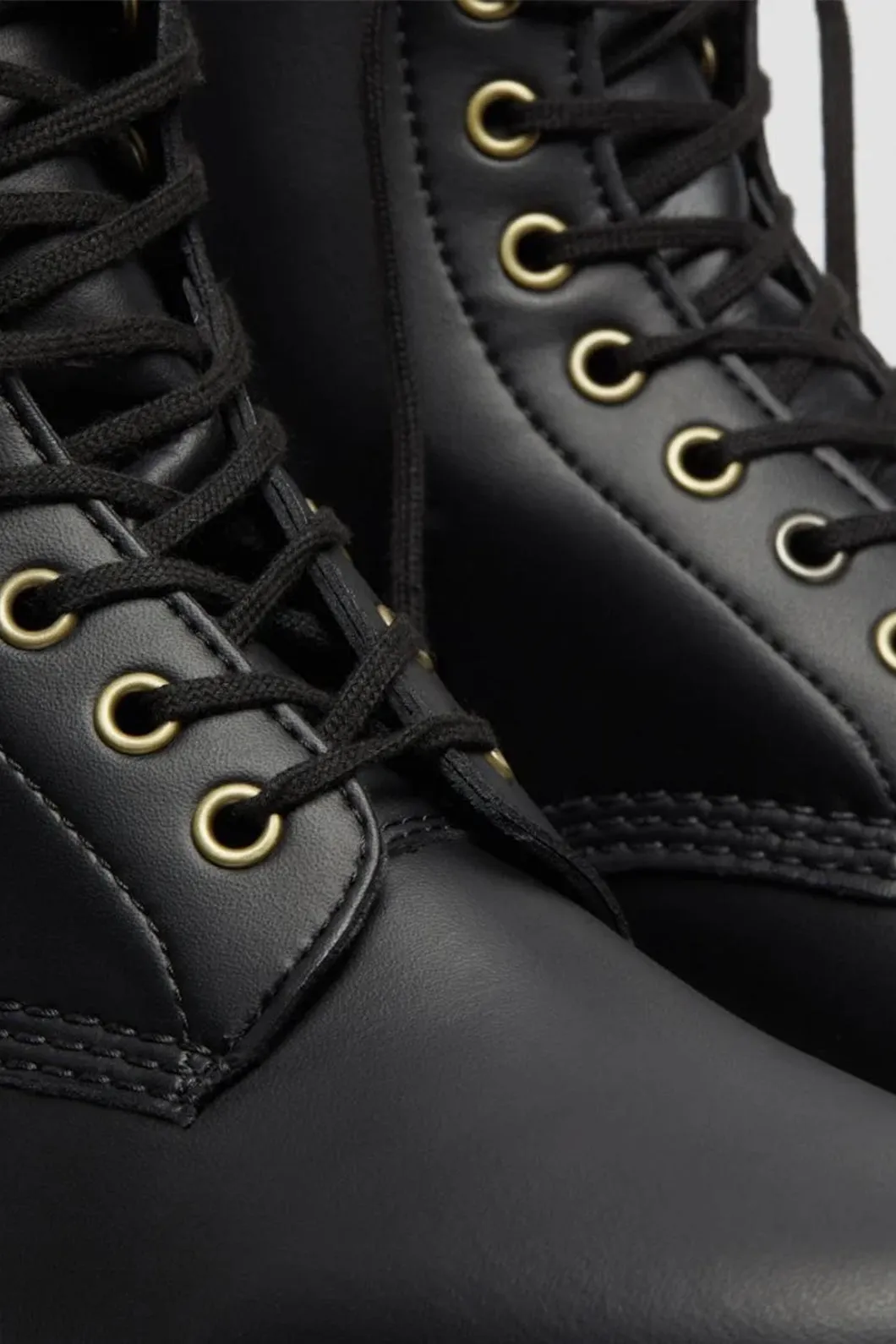 Docs Vegan 8 Eye Boot